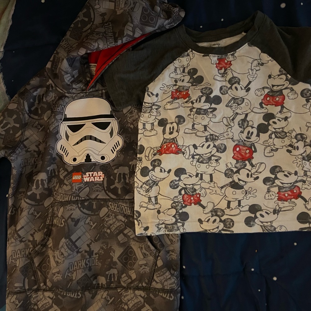 Boys size 5 lot- Lego Star Wars hoodie/Mickey tee